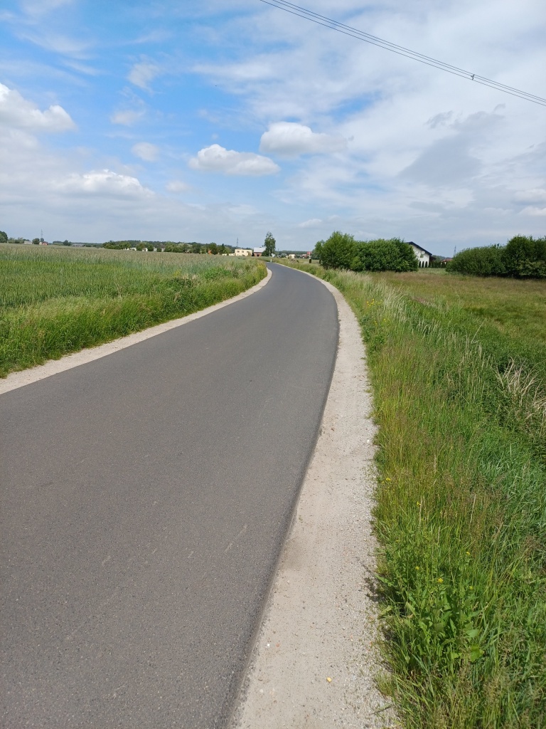 Umowa na budowę ścieżek pieszo-rowerowych została podpisana
