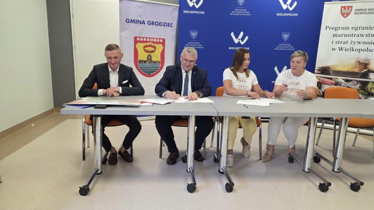 Koło Gospodyń Wiejskich Golina-Kolonia z dofinansowaniem na zakup mobilnej kuchni warsztatowej