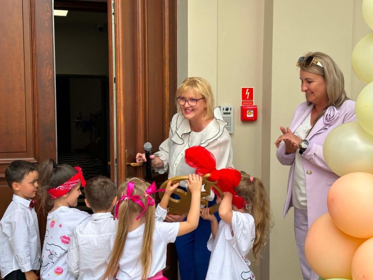 „Baśniowy Dworek” w nowej odsłonie – uroczyste otwarcie przebudowanego przedszkola