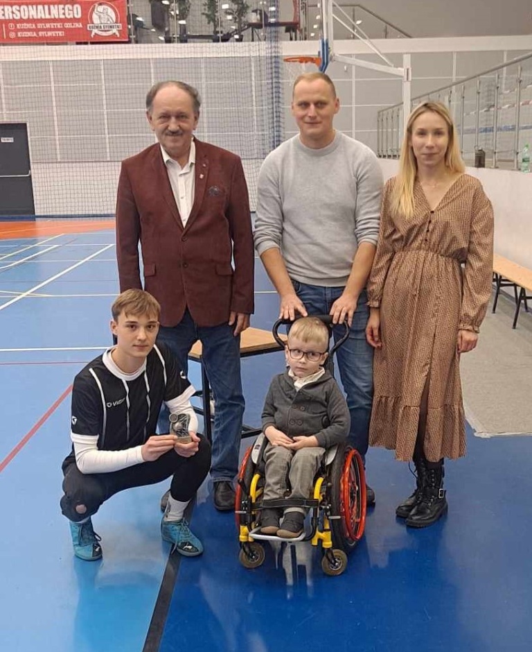Mikołajkowy Turniej Piłki Nożnej o Puchar Burmistrza z zaszczytnem celem