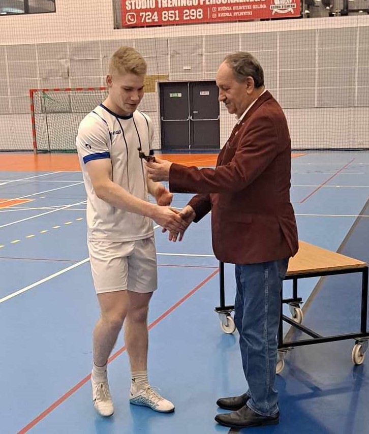 Mikołajkowy Turniej Piłki Nożnej o Puchar Burmistrza z zaszczytnem celem