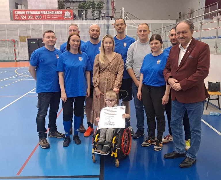 Mikołajkowy Turniej Piłki Nożnej o Puchar Burmistrza z zaszczytnem celem