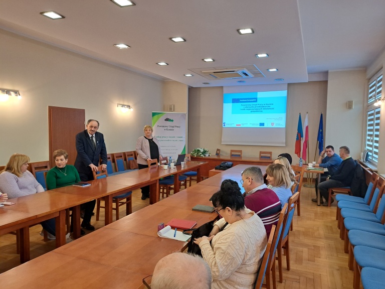 Podsumowanie spotkania pracowników Powiatowego Urzędu Pracy w Koninie z przedsiębiorcami
