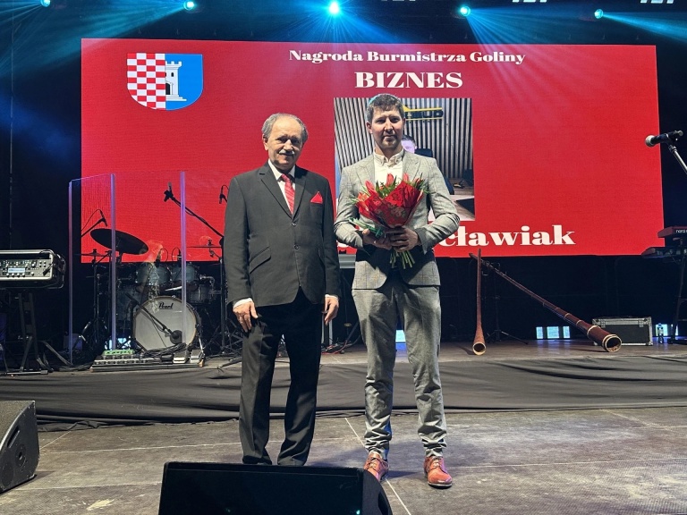 Gala Noworoczna w Golinie. Podsumowanie kadencji i wręczenie statuetek mieszkańcom gminy zasłużonych dla społęcznosci lokalnej