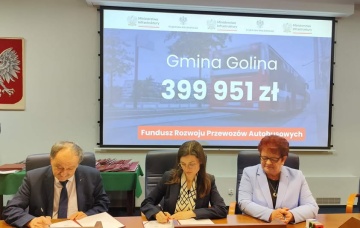 Burmistrz Goliny podpisał umowę w zakresie wsparcia transportu publicznego