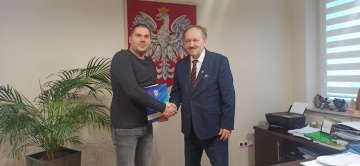 Podpisano umowę na budowę chodnika oraz ścieżki rowerowej w ciągu ulicy Targowej
