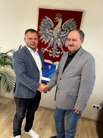 Podpisano umowę z wykonawcą na "Przebudowę, rozbudowę i remont Przedszkola "Baśniowy Dworek" w Golinie wraz z niezbędną infrastrukturą i wyposażeniem".